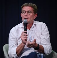 speaker-picture