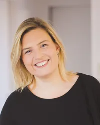 Helene SchettinG, developpement personnel speaker