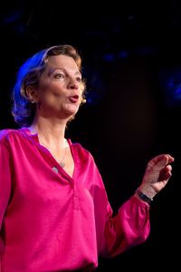 Delphine Zanelli, management speaker